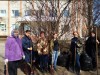 НАШИ РАБОТНИКИ, ВООРУЖИВШИСЬ ЛОПАТАМИ, ГРАБЛЯМИ И МЕТЛАМИ, ВЫШЛИ НА ТРАДИЦИОННЫЙ ВЕСЕННИЙ СУББОТНИК